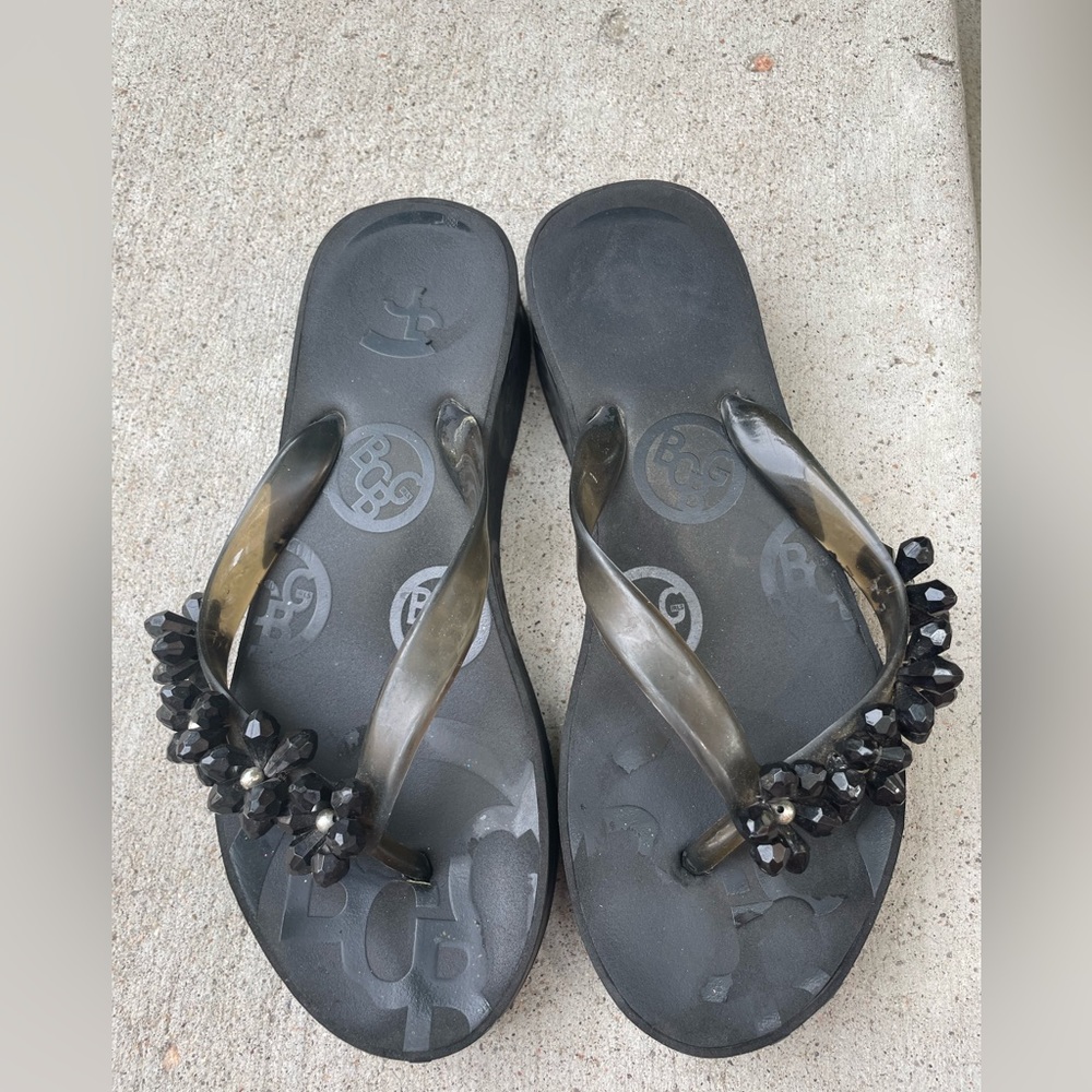 BCBG flip flop wedges size 7.5 black color